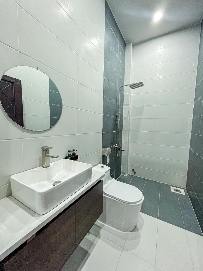 River Hotel 5 Long Xuyen Exterior photo